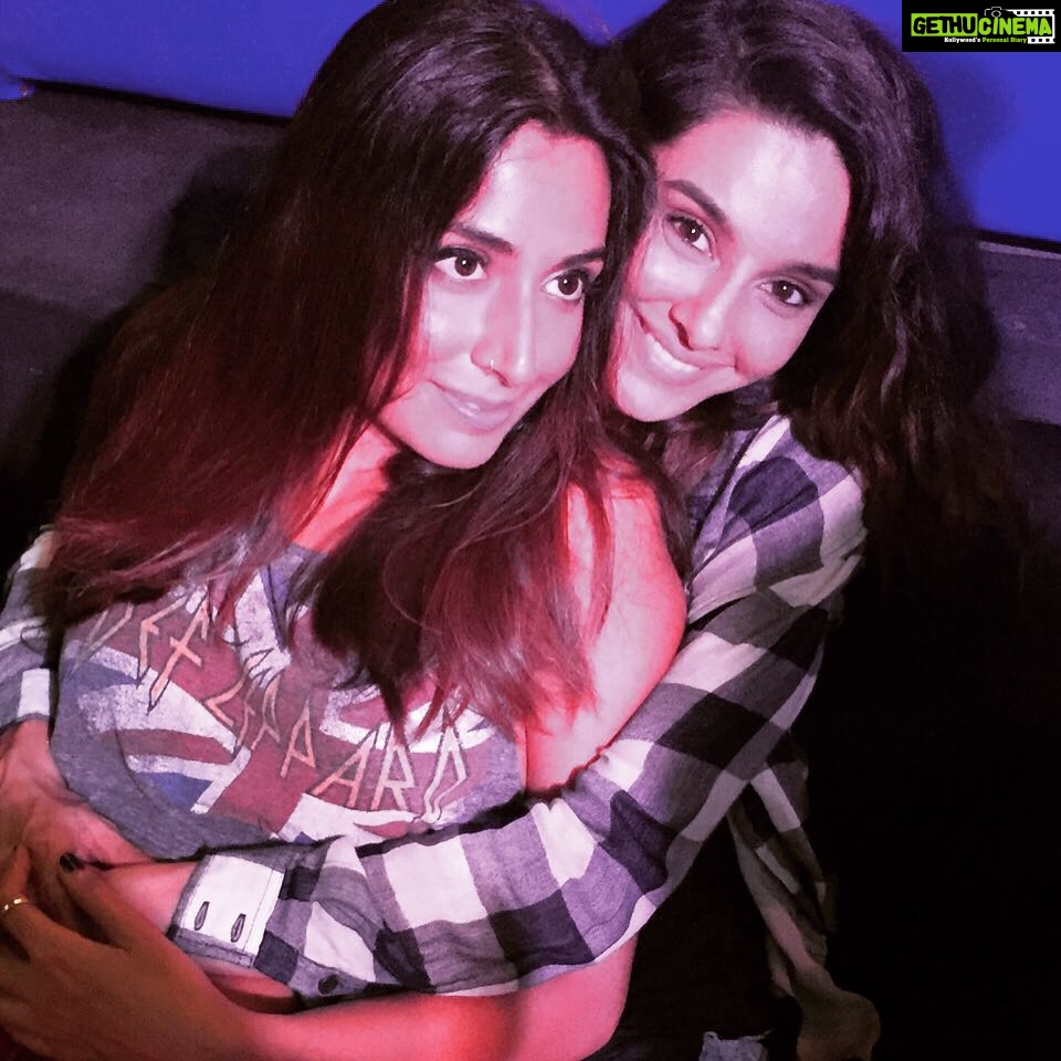 Shibani Dandekar Instagram - miss D x 2 @monicadogra I love you hard! 💋