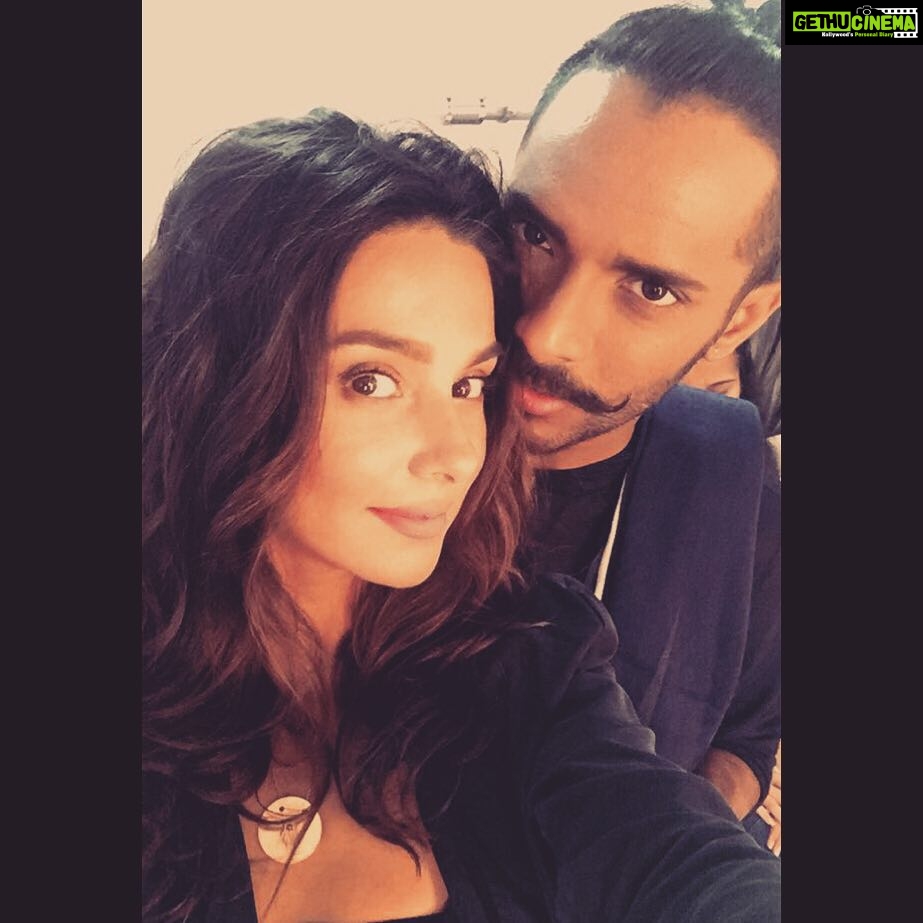 Shibani Dandekar Instagram - hey lover! you're kinda all over my Instagram ๐ #thatsall #dustโ๐ฝ @eltonjfernandez