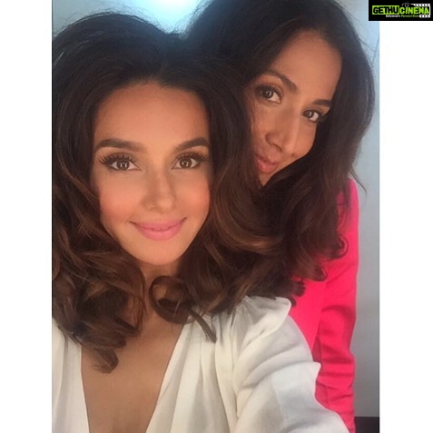 Shibani Dandekar Instagram - Miss D x 2 @monicadogra ✌🏾️lots of love for this one!