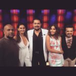 Shibani Dandekar Instagram - big things coming your way with this bunch!! @vishal.dadlani @devsanyal @monicadogra @ehsaan 🙌🏽🙌🏽🙌🏽🙌🏽
