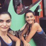 Shibani Dandekar Instagram - felt like we have trained all day!! @gabriellademetriades #NTC #nikemumbai @sarahjanedias #howwedo 👊🏽