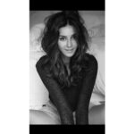 Shibani Dandekar Instagram – One of my favs shot by @taras84 styled by @gabriellademetriades hair by @virusreena makeup @priyalisa_makeup 📷