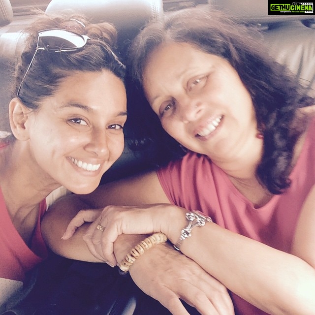 Shibani Dandekar Instagram - It's mamma day everyday!! Love you Lucy you crazy woman...with the sweetest soul on the planet!! Bffs for life ✌🏾️❤️ @sulabha.dandekar