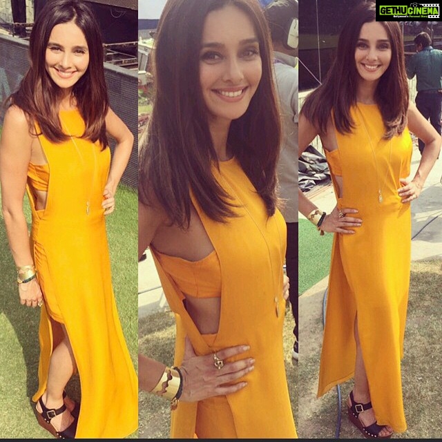 Shibani Dandekar Instagram - In #deme today @demebygabriella @gabriellademetriades accessories by @minerali_store ππΎπ @Madison_onpeddar
