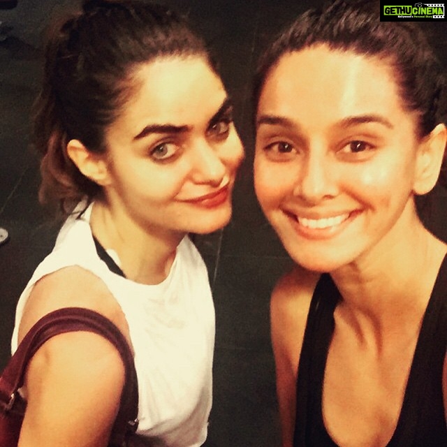 Shibani Dandekar Instagram - Killer session at the gym with my girl @gabriellademetriades πͺπΎπͺπΌ wasn't the same without you @vmb_training!