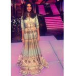 Shibani Dandekar Instagram - In the studio today for EI #extraaainnings #ipl wearing #falguniandshanepeacock jewels by #outhouse @minerali_store styled by my lovely @chandnisareen ❤️🙌🏾