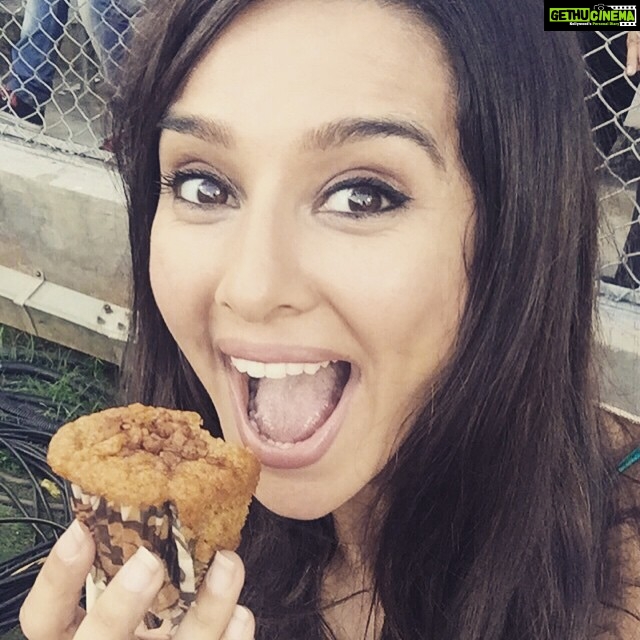 Shibani Dandekar Instagram - Snacking on #paleo goodness! Being busy is no excuse! #grainfree #dairyfree # lowcarb #highprotein #paleo #paleomumbai # fitgirlseatfat #getfitmumbai #fitfoodie @proteinbakeshop @stepathlon