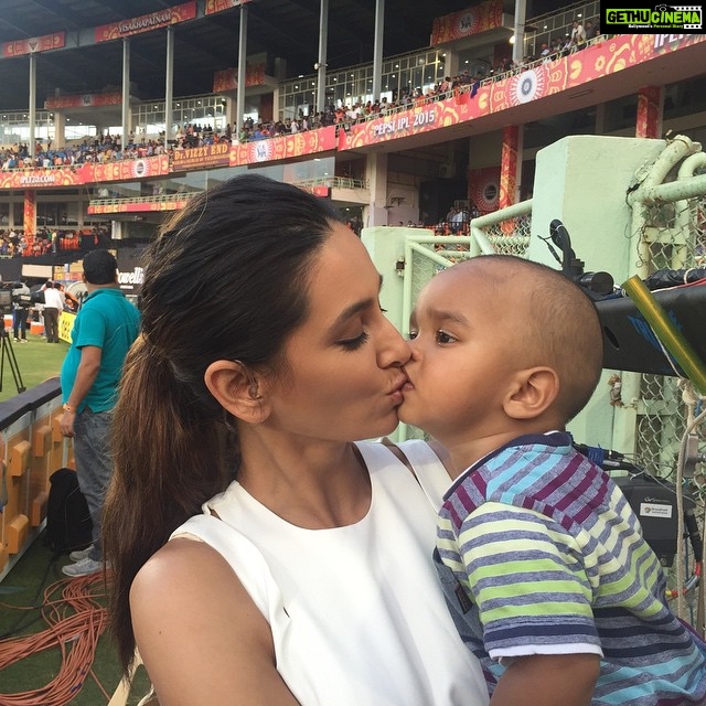 Shibani Dandekar Instagram - A little mid innings kiss with my little man Baby Z! Can't believe how much he has grown! ❤️ #babydhawan