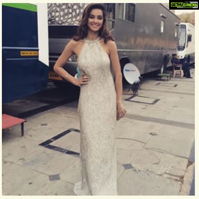Shibani Dandekar Instagram - In Komal Sood for the #ipl #extraaainnings promo! Thanks Shayal! 😘
