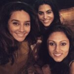Shibani Dandekar Instagram – Night out with my ladies! @adhillon86 @karishmanaina ❤️