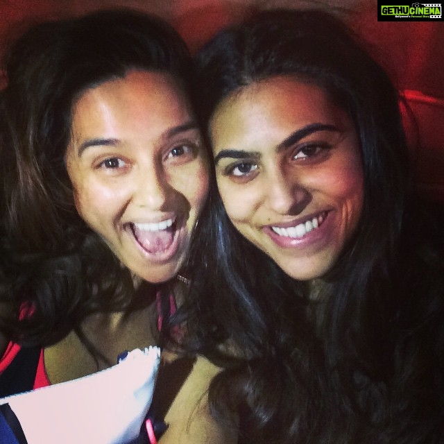 Shibani Dandekar Instagram - Rickshaw ride with this chick @adhillon86 #happiness