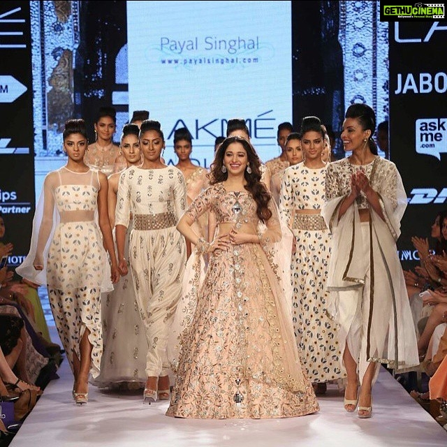 Shibani Dandekar Instagram - OMG this is everything!! Can't believe I missed this show! You are more incredible with every collection my PS @payalsinghal ❤️ #inspriation #loveitall #needitall