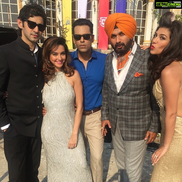 Shibani Dandekar Instagram - And we're back for round 8! @archanavijaya @samirkochhar #gauravkapur #siddhupaji @kiratbhattal