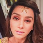 Shibani Dandekar Instagram - Thank you to @eltonjfernandez for being such a fabulous teacher! Have learnt so much from your tutorials! Feel like I'm getting better! You are the best! Makeup by me!! Ladies go learn some great makeup tricks now on Www.youtube.com/eltonjfernandez ❤️