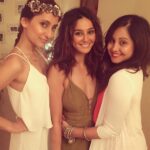 Shibani Dandekar Instagram - Xmas with the sistahood! @vjanusha @apekshadandekar ❤️