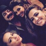 Shibani Dandekar Instagram - On set with Sanjay Kapoor @tessa_vellara @teenavincentvellara #shaandaar