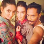Shibani Dandekar Instagram - #glamgang that's all #✌️ @chandnisareen @eltonjfernandez