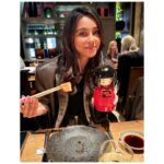 Shibani Dandekar Instagram – Sushi all day, everyday!! 🍣🥢

#sushi #sushilovers #sushitime #sushiday #mondayvibes #mondaymood #mondaymantra #thatbrowngirl #goodvibesonly