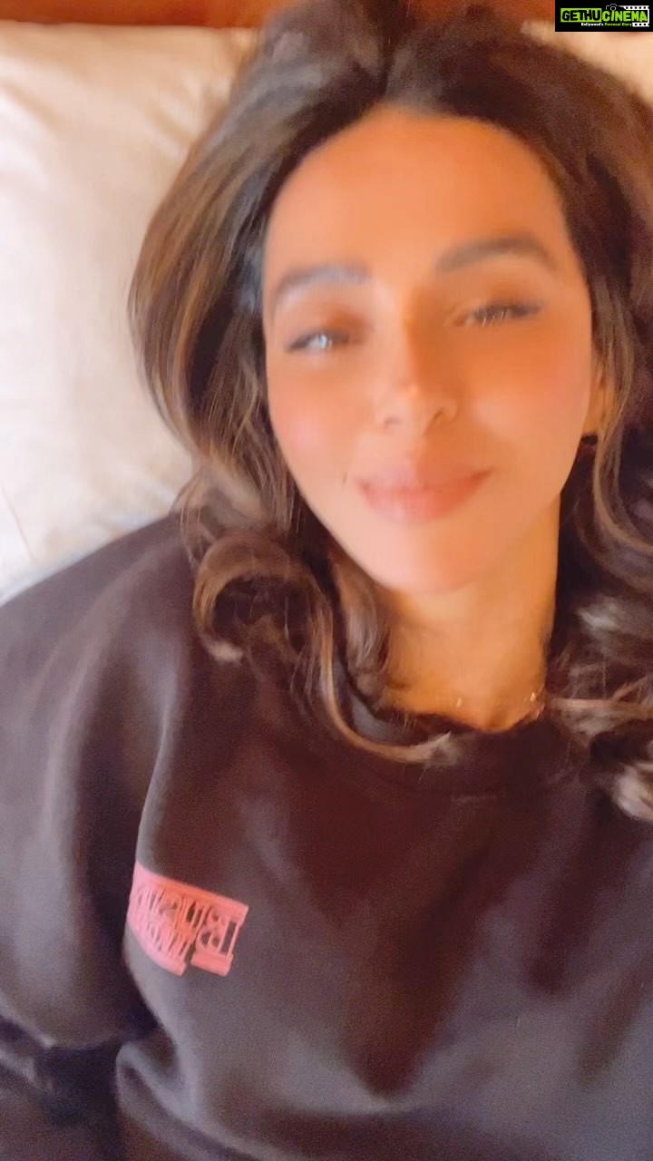Shibani Dandekar Instagram - The struggle is real.🤭