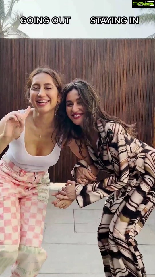 Shibani Dandekar Instagram - Sister Sister 👯‍♀️ ft. @vjanusha #sisterlove #sistersquad #reelitin #reelkarofeelkaro #reeltrending #reelstrending