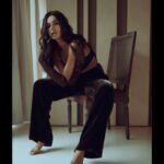 Shibani Dandekar Instagram - @mrinmaiparab @khyatibusa @azima_toppo 🖤🖤🖤