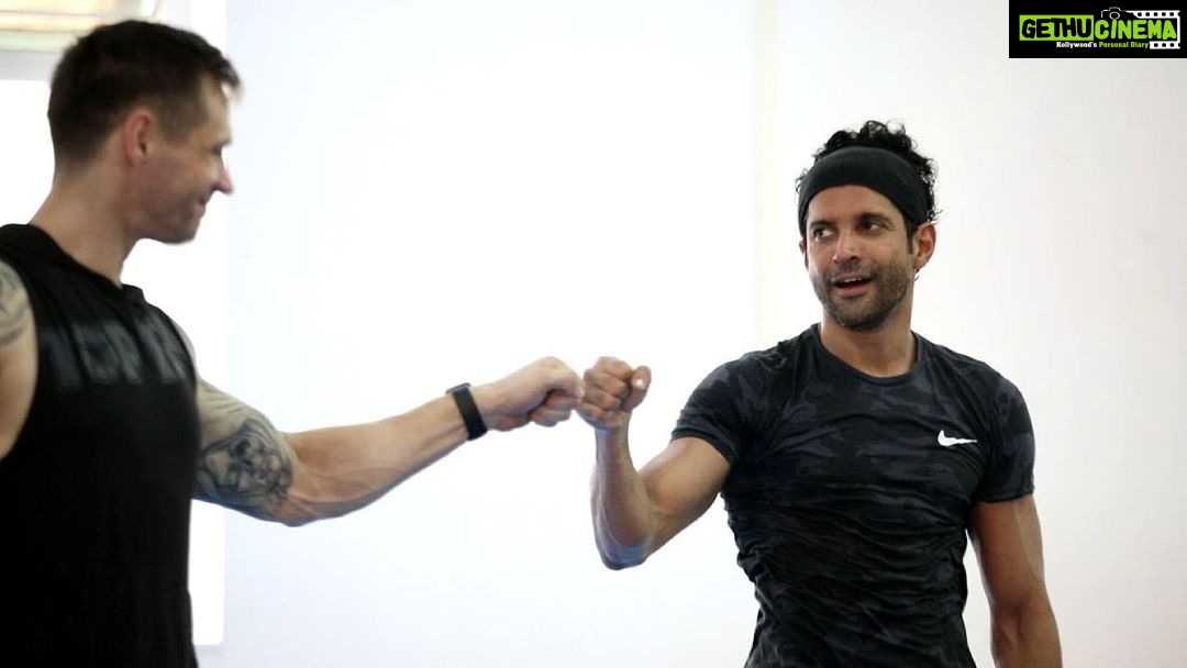 Shibani Dandekar Instagram - My two favourite guys in a picture worth a million memories! what a journey, what a team .. so proud of what you have achieved! You did it! Love you both 🥊❤️ @faroutakhtar @drewnealpt