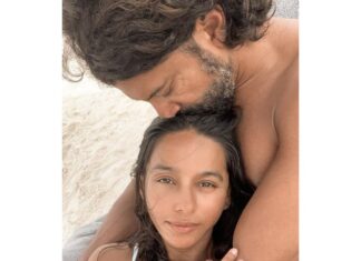 Shibani Dandekar Instagram - Merry Xmas from mine to yours 🎄❤️ @faroutakhtar