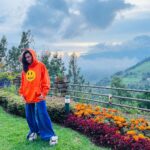 Shibani Dandekar Instagram - Sunny vibes in cloudy Conoor @drewhouse @adidasoriginals @natashazinkomagazin 📷 @faroutakhtar