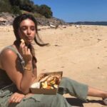 Shibani Dandekar Instagram – Take me back! fish and chip on the beach! don’t get better! #aussielife #thatbrowngirl 🏖