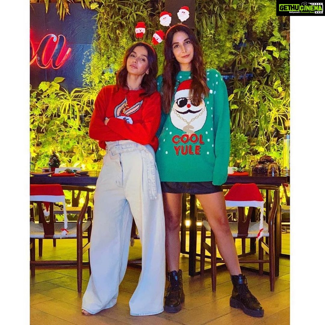 Shibani Dandekar Instagram - #Repost @monicadogra ・・・ #Shibonica wishes you a merry holidaze . . @shibanidandekar