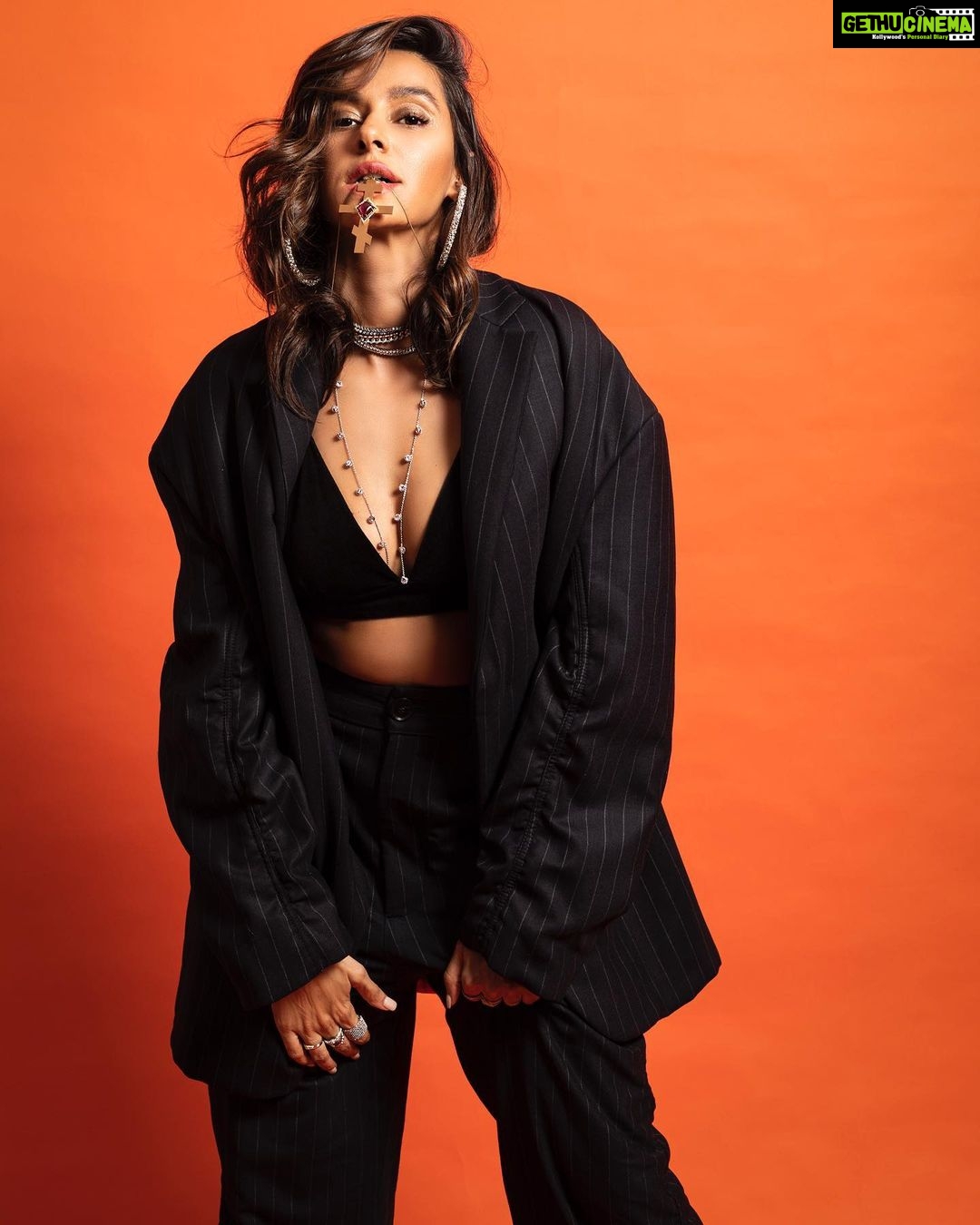 Shibani Dandekar Instagram - ♠️ @hanut101 @fenty @azotiique @shubhammandhyanphotography @khyatibusa @reenadutta123 @azima_toppo