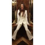 Shibani Dandekar Instagram – bad elevator behaviour #thatbrowngirl