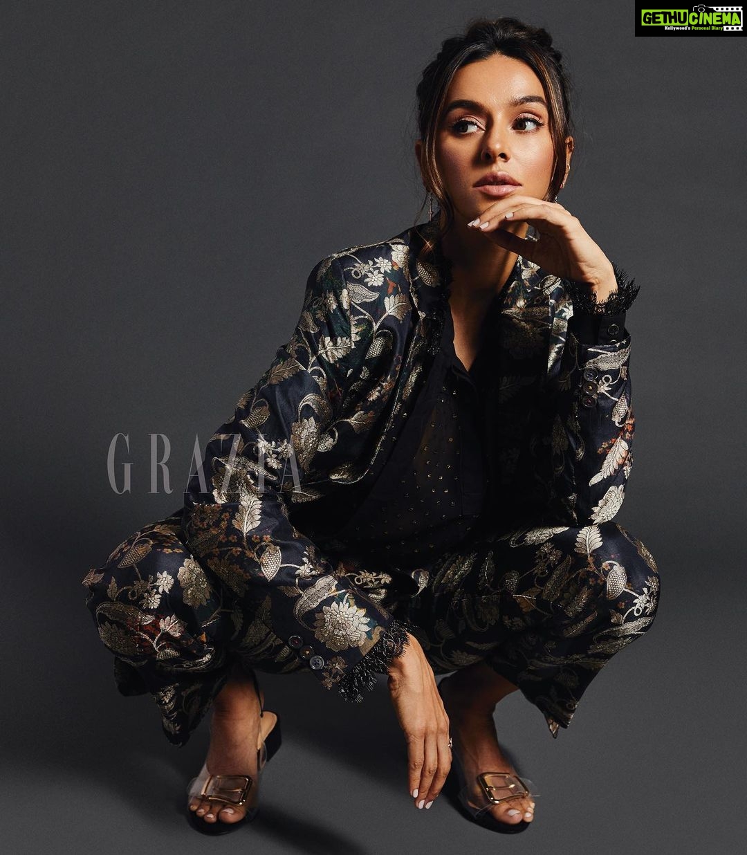 Shibani Dandekar Instagram - Copping a squat for @graziaindia makeup by my beauty @savleenmanchanda styled by @surbhishukla shot by @keegancrasto 👣