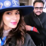 Shibani Dandekar Instagram - Aight folks we have taken care of the weather! Game on! #indvspak #saifalikhan @theofficialfanatic