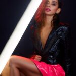 Shibani Dandekar Instagram - 🎱 @sashajairam @khyatibusa @anishaachhabriamakeup @reenadutta123