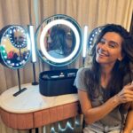 Shibani Dandekar Instagram - Meet my new hairstylist TheDysonAirWrap💁‍♀️ @dyson_india #Dysonindia #Dysonairwrap #Dysonhair