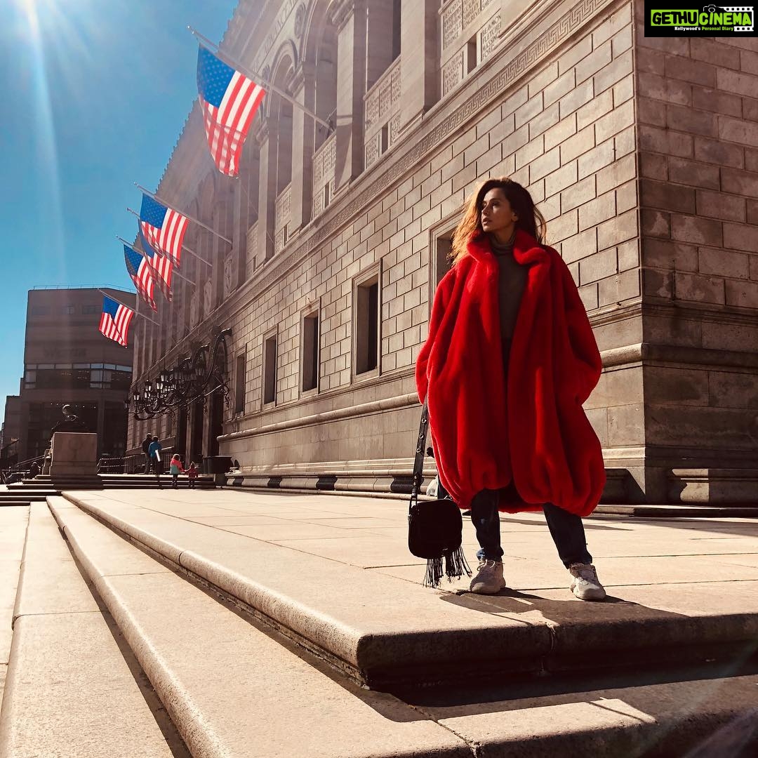 Shibani Dandekar Instagram - That Boston Balenciaga swagger! shot by ace fashion photographer @faroutakhtar 🌟 coat by @balenciaga 🎱