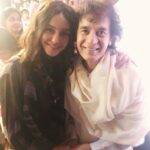 Shibani Dandekar Instagram – #fangirl moment with this legendary rockstar @zakirhussain_qureshi What a beast he is on the tabla! DAMN! Feel blessed to have witnessed his  magic! Think i’m in love 😍