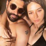 Shibani Dandekar Instagram - Because he has the coolest tattoo in the world 🐬 and because it’s his bday! Happy birthday my sweet grumps ❤️ love you loads @faroutakhtar 😘 🥂🎂🥳