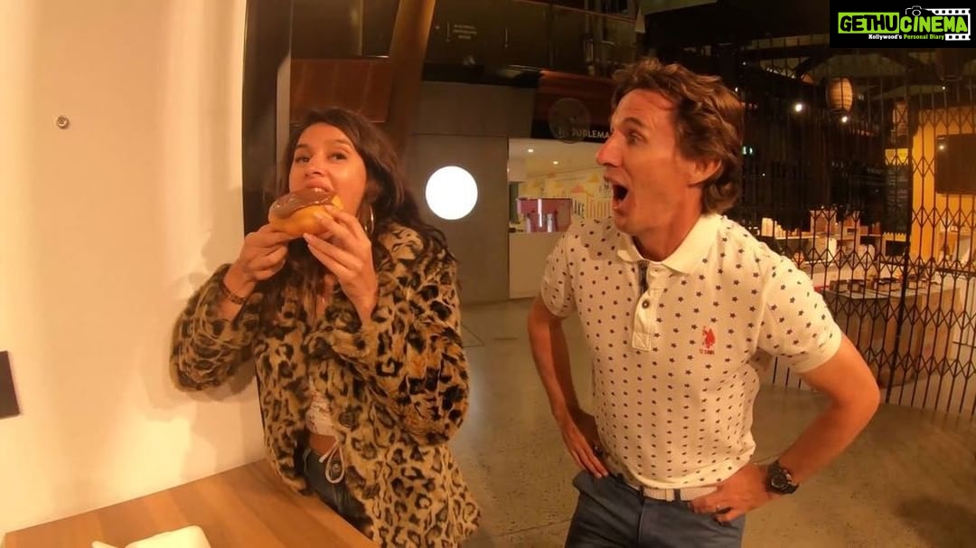 Shibani Dandekar Instagram - Big Pimpin with @brad_hogg 🍩 @australia @espncricinfo #thatbrowngirl #Undiscoveraustralia @westernaustralia #justanotherdayinwa