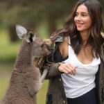 Shibani Dandekar Instagram – Just another day in @australia chillin with my bro!! @espncricinfo #Undiscoveraustralia @southaustralia #seesouthaustralia 
#thatbrowngirl