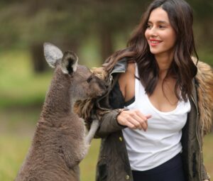 Shibani Dandekar Instagram - Just another day in @australia chillin with my bro!! @espncricinfo #Undiscoveraustralia @southaustralia #seesouthaustralia #thatbrowngirl
