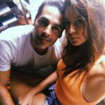 Shibani Dandekar Instagram - #lifeline #twopeasinapod @thedinomorea #thatbrowngirl 🍪 ☕️