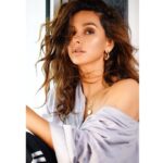 Shibani Dandekar Instagram – Monday i’m coming for ya! ya ready?!! #mondayfeels #thatbrowngirl @beejlakhani @shamitag @khyatibusa @azima_toppo 🎲