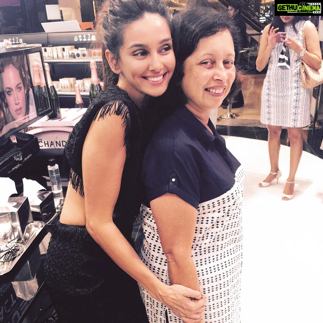 Shibani Dandekar Instagram - Happy Mother’s day Lucy.. You beautiful freak!! Gentle heart + sharp tongue = baller status! stay strong, kind and happy! love you mama 💕 @sulabha.dandekar