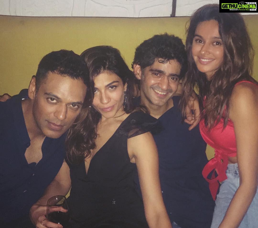 Shibani Dandekar Instagram - Tis the season when I miss these fools the most... @gauravkaps @archanavijaya @samirkochhar #For10Crwouldyou #ipl #extraaainningst20 #dreamteam