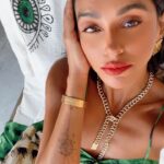 Shibani Dandekar Instagram - @imwearingzed all day everyday 💚💄 love you @chantelfenech