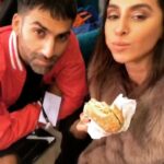 Shibani Dandekar Instagram - It’s a Virgo thang just ask @kizeesmack and @beyonce ...if ya know then ya know!! peace ✌🏾 🍔