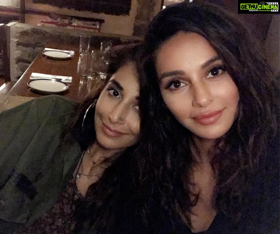 Shibani Dandekar Instagram - Our annual xmas card 😉 #MerryXmas with love #TeamD @monicadogra #DMoney #thatbrowngirl 👯♀️#bestboo
