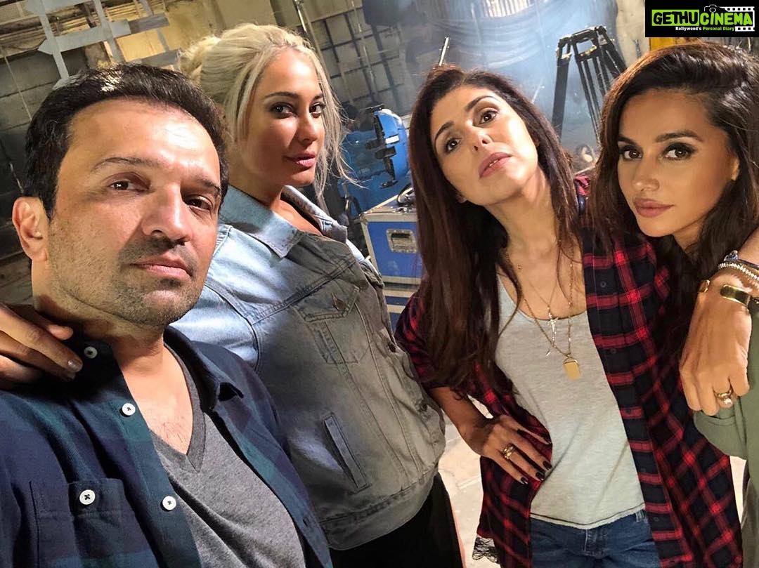 Shibani Dandekar Instagram - #WannaBeOnTop ? #TopModelIndia #DreamTeam @anaitashroffadajania @lisahaydon @atulkasbekar @colorsinfinitytv We coming for you India! brace ya self! 😉🍸